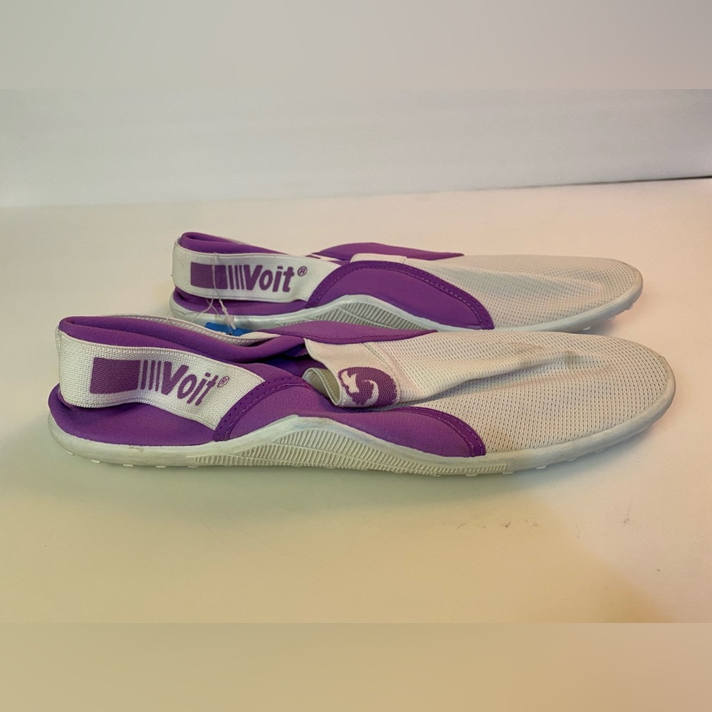 Voit NWT white and purple water shoes / volleyball shoes size 8